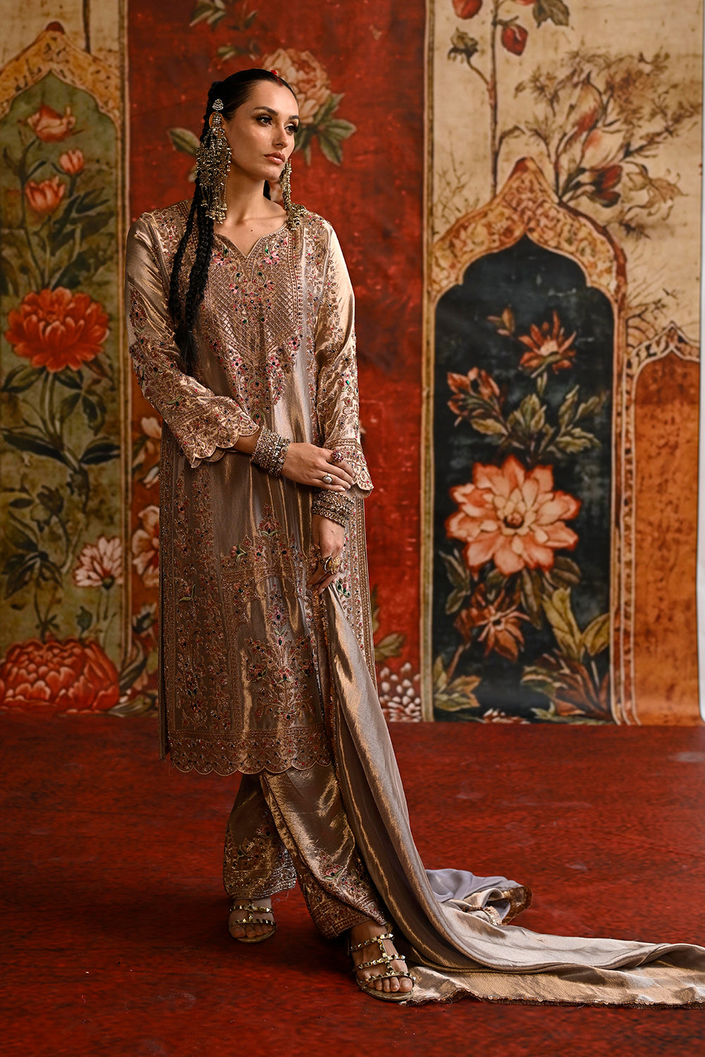 Ivory Banarsi Silk Tissue Kurta Set With Floral Detailing And Statement Border Dupatta