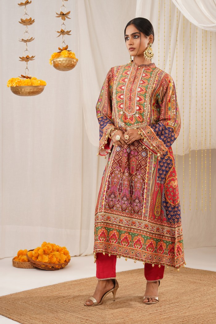 Riwayat - Luxurious Red Viscose crepe Suit in Multicolor