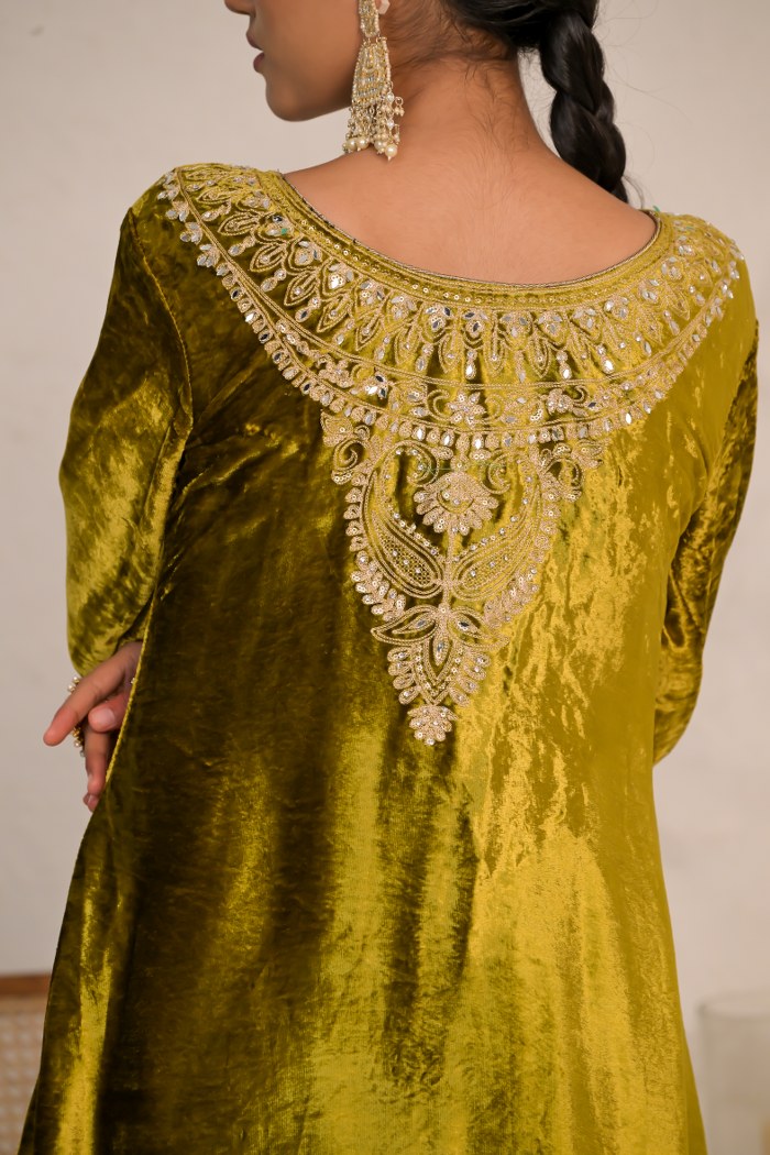 Graceful Olive Green Velvet Suit with Embroidered Dupatta – Noor Edit