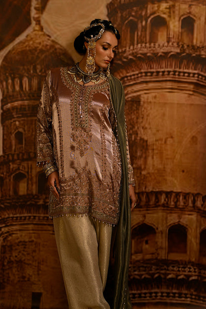 Champagne Banarsi Silk Tissue Kurta Set With Embroidered Front And Sage Green Dupatta