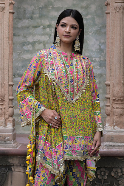 Green Viscose Crepe Suit Set with Tulip Pants – Festive Flair