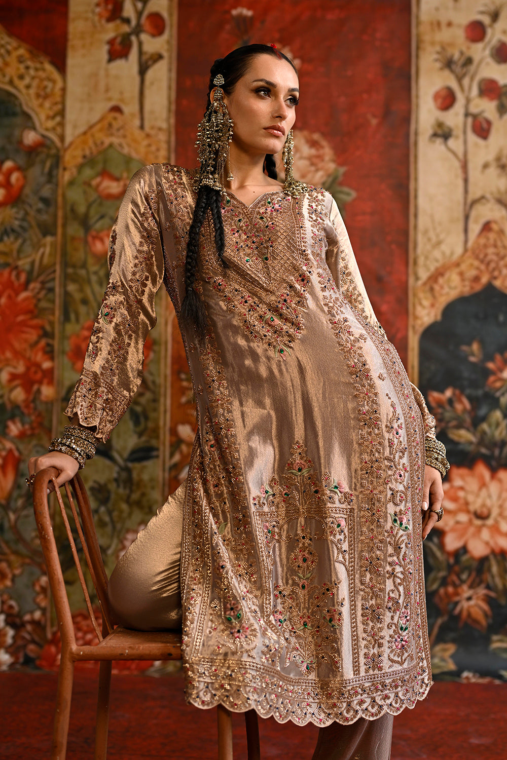 Ivory Banarsi Silk Tissue Kurta Set With Floral Detailing And Statement Border Dupatta