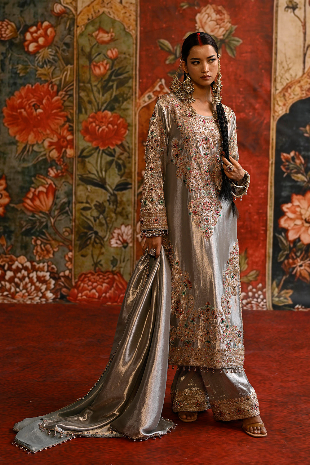 Ivory Banarsi Silk Tissue Kurta Set With Floral Embroidery And Flowing Dupatta Elegance