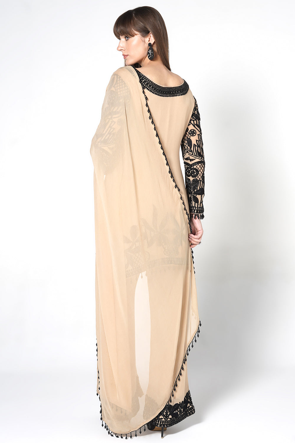 Ornate Floral Cream Kurta Set With Embroidery And Scalloped Borders