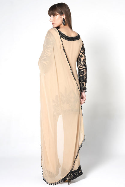 Ornate Floral Cream Kurta Set With Embroidery And Scalloped Borders